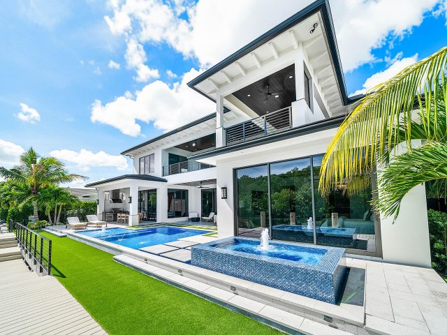 Home for sale at 1560 SW 6th Avenue SW - photo 6838863