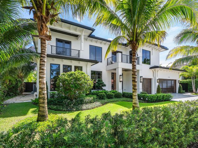 Home for sale at 1560 SW 6th Avenue SW - photo 6838865