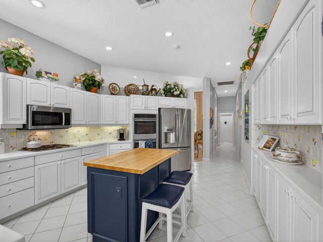 Home for sale at 8784 Lakes Boulevard - photo 6664691