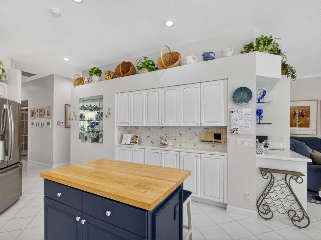 Home for sale at 8784 Lakes Boulevard - photo 6664692