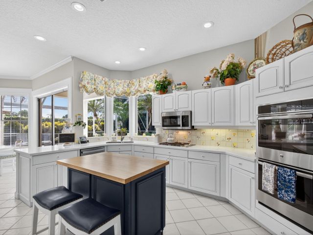 Home for sale at 8784 Lakes Boulevard - photo 6664694