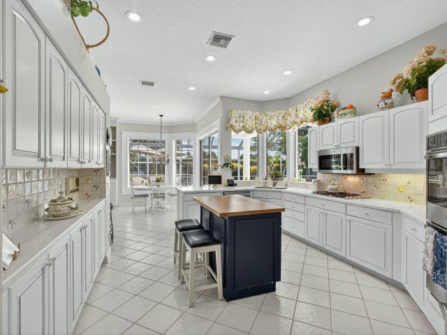 Home for sale at 8784 Lakes Boulevard - photo 6664695