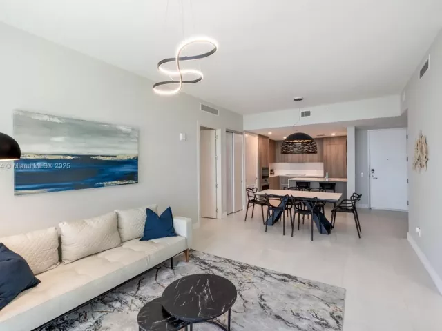 2-bedroom condo for rent in Sunny Isles Beach - 17550 Collins Ave 703 - MondialRealty