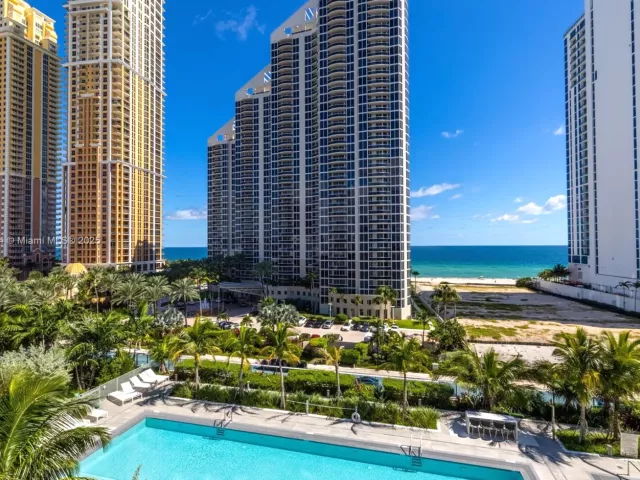 2-bedroom condo for rent in Sunny Isles Beach - 17550 Collins Ave 703 - MondialRealty