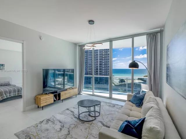 2-bedroom condo for rent in Sunny Isles Beach - 17550 Collins Ave 703 - MondialRealty
