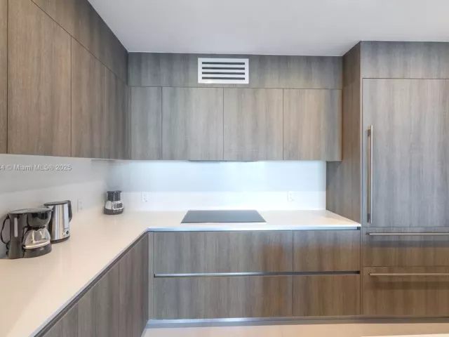 2-bedroom condo for rent in Sunny Isles Beach - 17550 Collins Ave 703 - MondialRealty