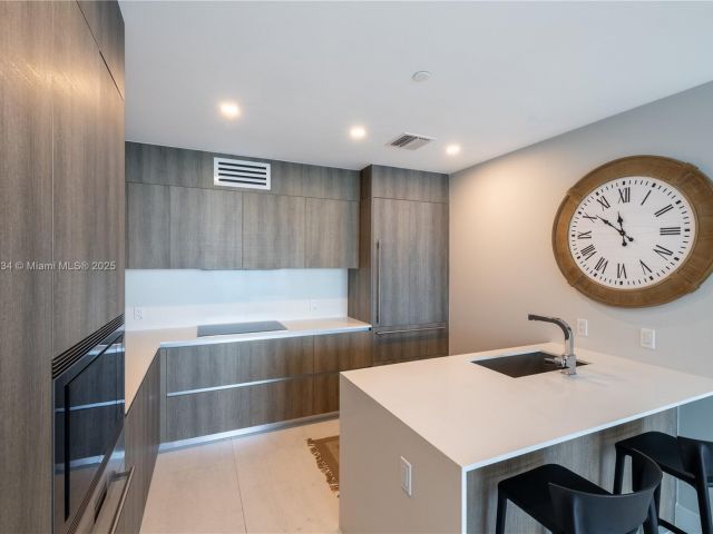 Apartment for rent  Unit #703 - photo 6663868