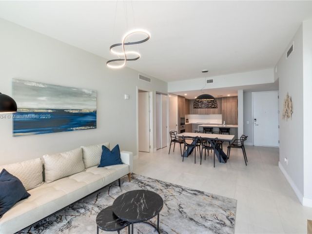 Apartment for rent  Unit #703 - photo 6663880