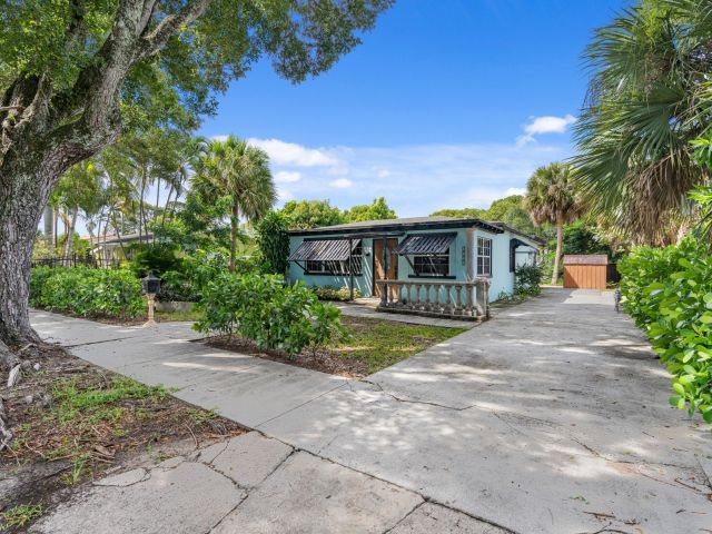 Home for sale at 3101 Glenwood Road - photo 6656462