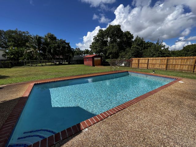 Home for rent at 124 NW 9th Street - photo 6650845