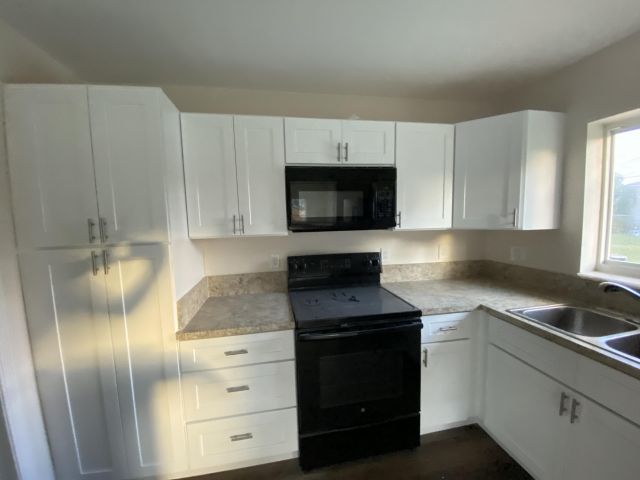 Home for rent at 124 NW 9th Street - photo 6650854