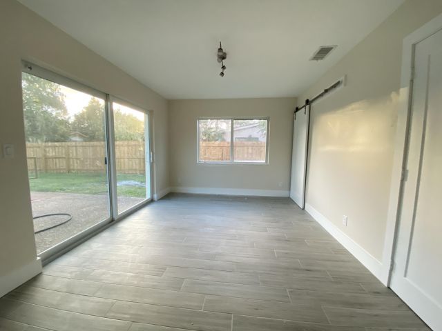 Home for rent at 124 NW 9th Street - photo 6650856