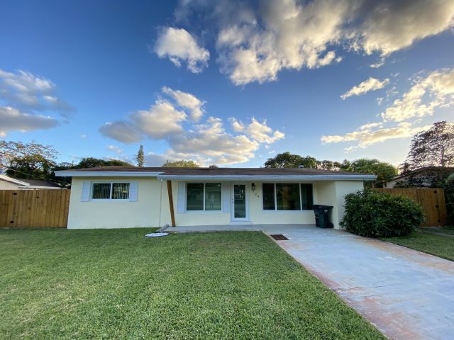 Home for rent at 124 NW 9th Street - photo 6650862