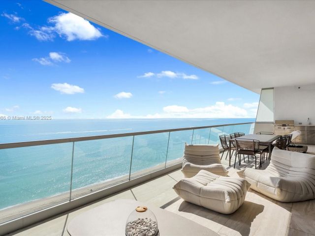 Apartment for sale  Unit #1001 - photo 6659511