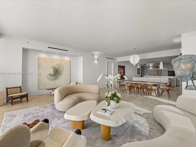 Apartment for sale  Unit #1001 - photo 6659513