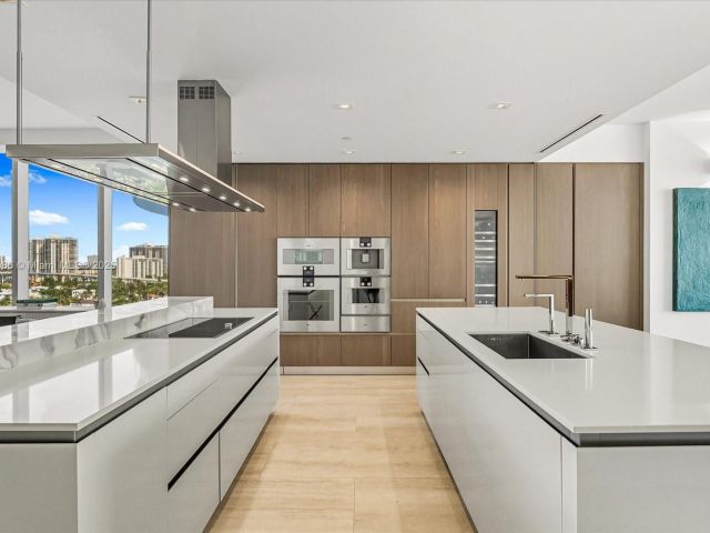 Apartment for sale  Unit #1001 - photo 6659517