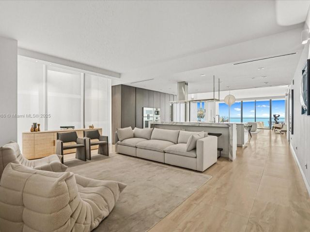 Apartment for sale  Unit #1001 - photo 6659521