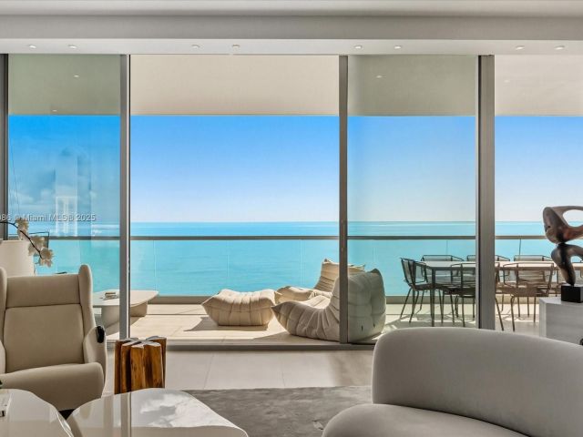 Apartment for sale  Unit #1001 - photo 6659526