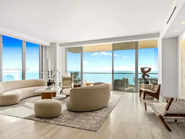 4-bedroom condo for sale in Sunny Isles Beach - 18501 Collins Ave 1001 - MondialRealty