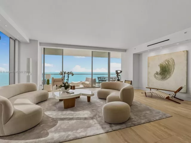 4-bedroom condo for sale in Sunny Isles Beach - 18501 Collins Ave 1001 - MondialRealty