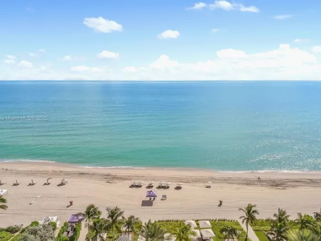 4-bedroom condo for sale in Sunny Isles Beach - 18501 Collins Ave 1001 - MondialRealty