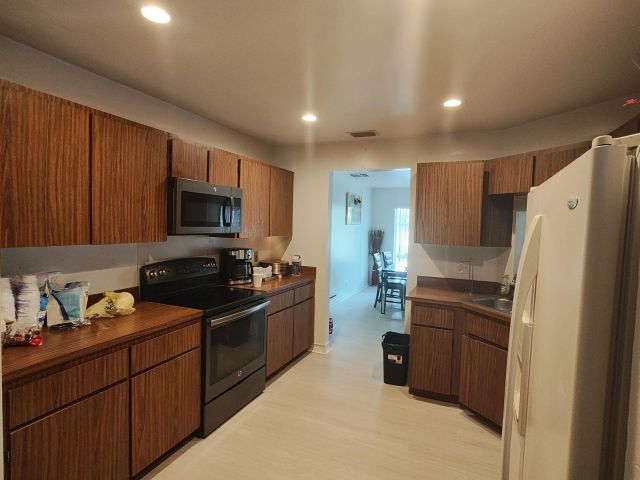 Home for rent at 616 White Water Drive - photo 6656423