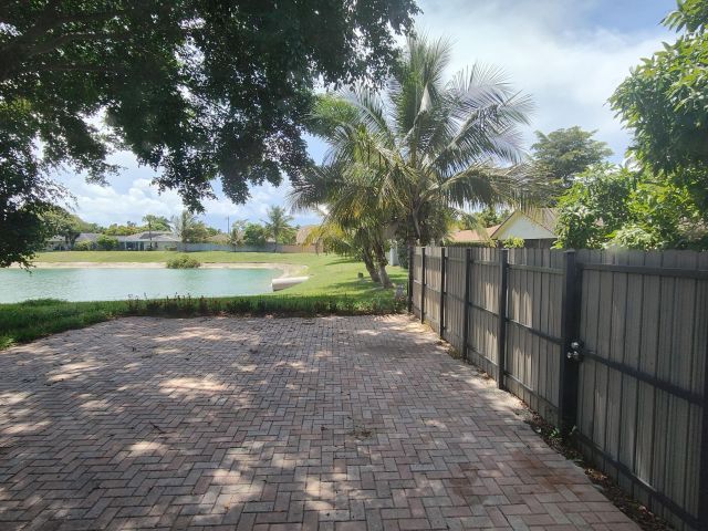 Home for rent at 616 White Water Drive - photo 6656435