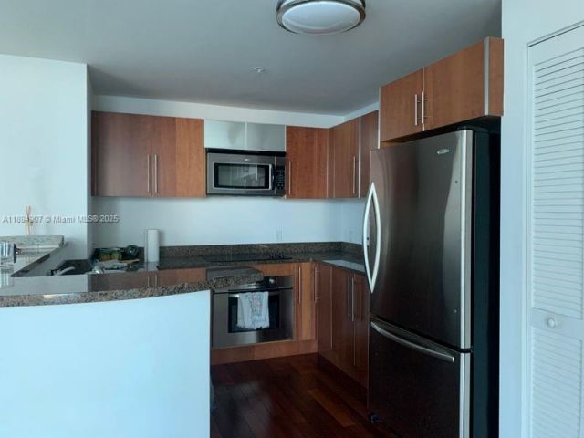 Apartment for rent  Unit #T-1908 - photo 6651261