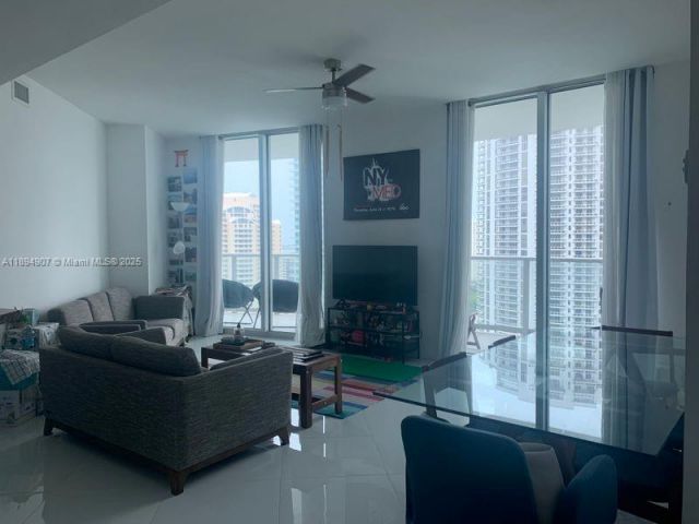 Apartment for rent  Unit #T-1908 - photo 6651264