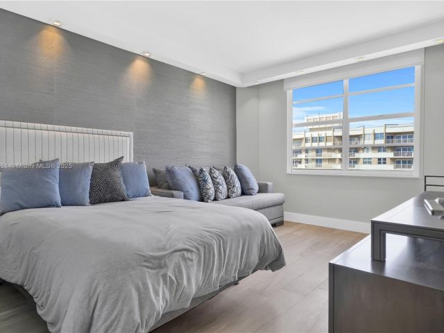 Apartment for rent  Unit #17F - photo 6657345