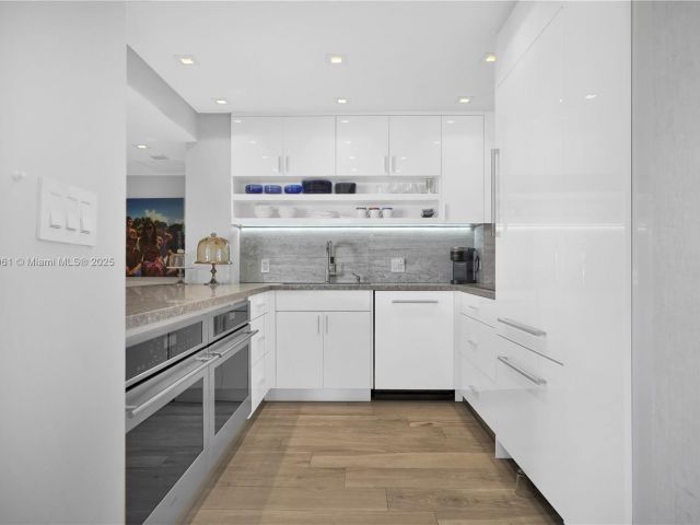 Apartment for rent  Unit #17F - photo 6657355