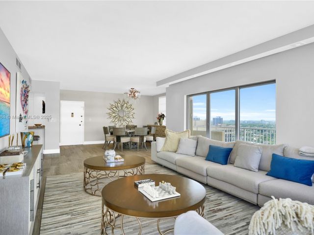 Apartment for rent  Unit #17F - photo 6657362