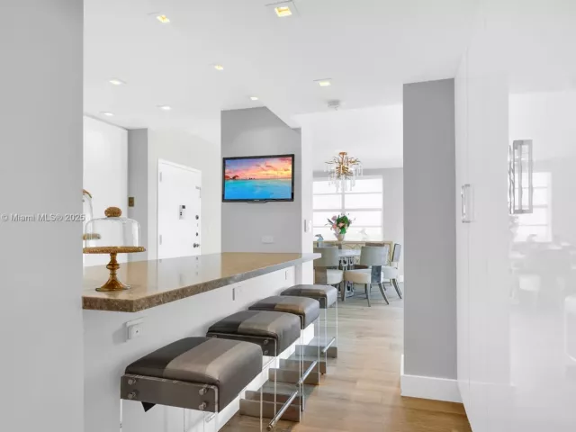 2-bedroom condo for rent in Hallandale Beach - 1985 S Ocean Dr 17F - MondialRealty