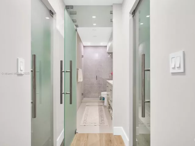 2-bedroom condo for rent in Hallandale Beach - 1985 S Ocean Dr 17F - MondialRealty