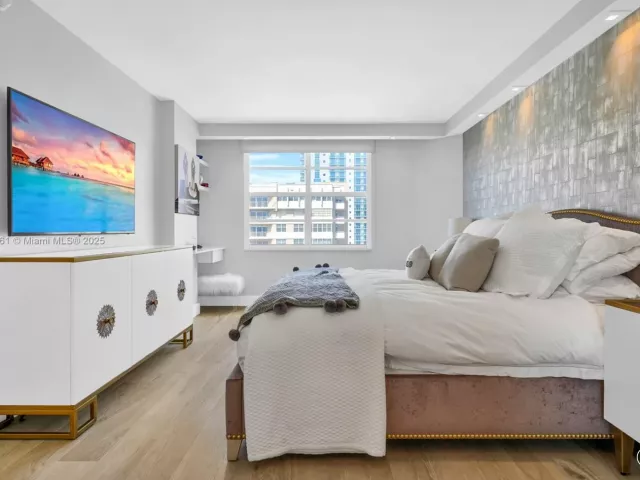 2-bedroom condo for rent in Hallandale Beach - 1985 S Ocean Dr 17F - MondialRealty