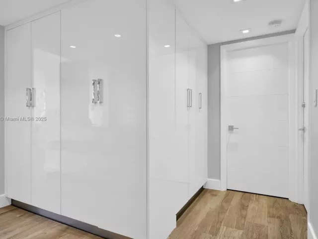 2-bedroom condo for rent in Hallandale Beach - 1985 S Ocean Dr 17F - MondialRealty