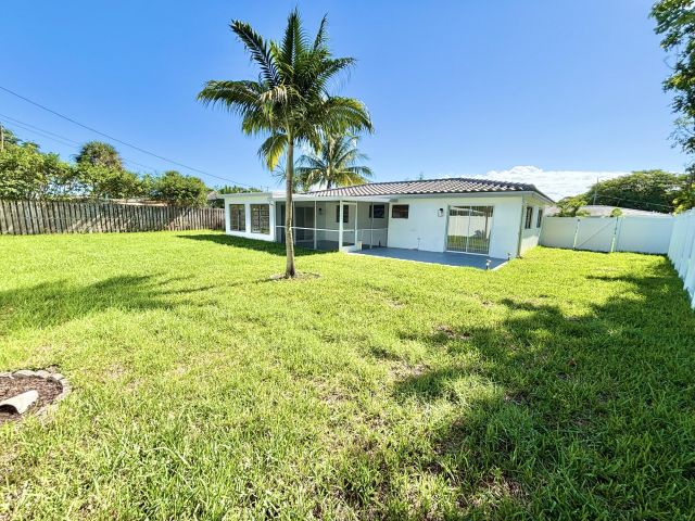 Home for rent at 2201 NE 5th Avenue - photo 6653379