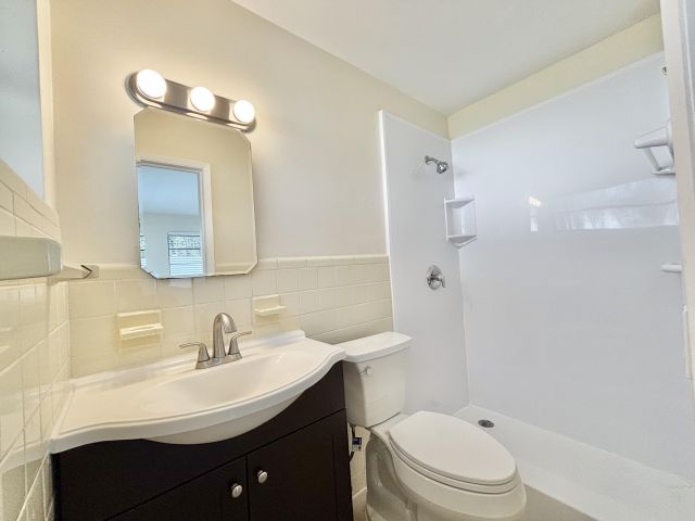 Home for rent at 2201 NE 5th Avenue - photo 6653386