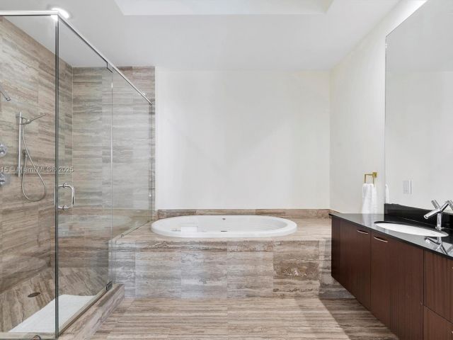 Apartment for rent  Unit #3507 - photo 6793223