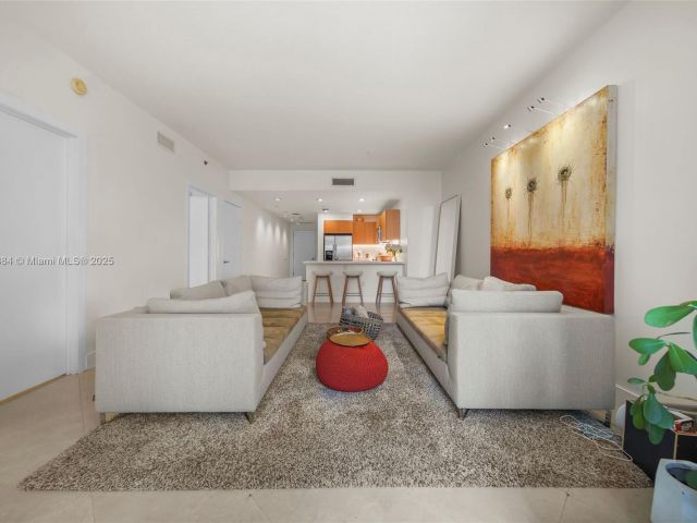 1-bedroom condo for sale in Miami - 1060 Brickell Ave 1513 - MondialRealty