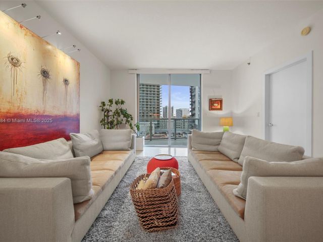 1-bedroom condo for sale in Miami - 1060 Brickell Ave 1513 - MondialRealty