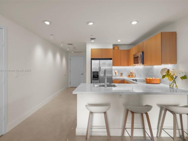 1-bedroom condo for sale in Miami - 1060 Brickell Ave 1513 - MondialRealty