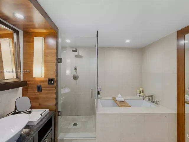 2-bedroom condo for rent in Miami Beach -  - MondialRealty