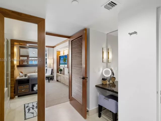 2-bedroom condo for rent in Miami Beach -  - MondialRealty