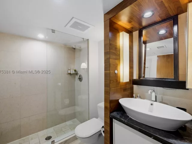 2-bedroom condo for rent in Miami Beach -  - MondialRealty
