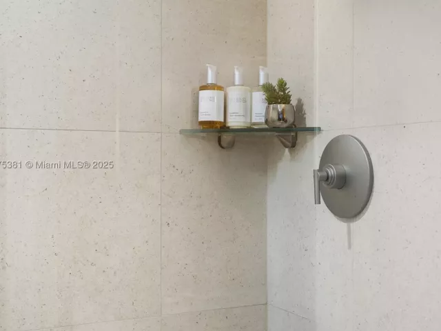 2-bedroom condo for rent in Miami Beach -  - MondialRealty