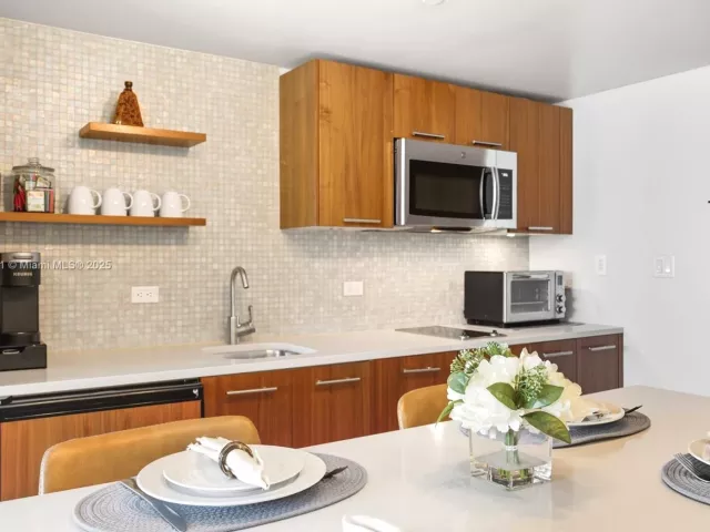 2-bedroom condo for rent in Miami Beach -  - MondialRealty