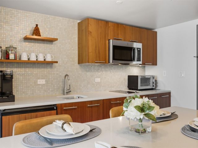 Apartment for rent  Unit # - photo 6725863