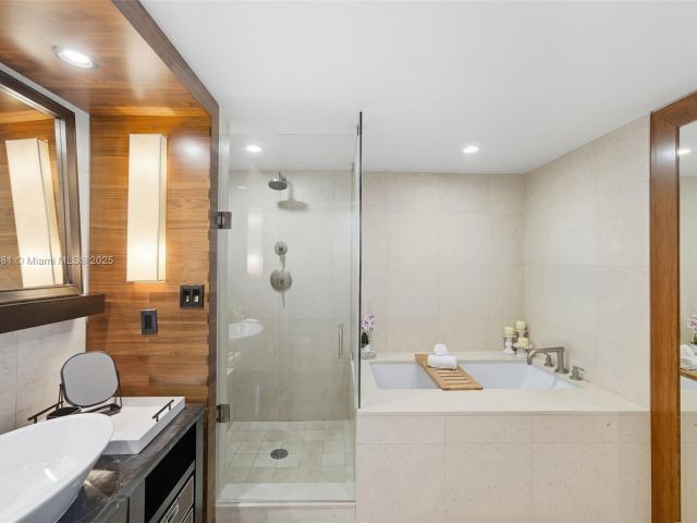 Apartment for rent  Unit # - photo 6725872