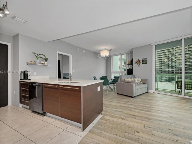 Apartment for sale  Unit #4019 - photo 7436981